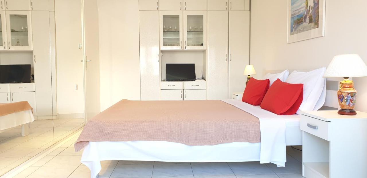 The White Apartment Ohrid Bagian luar foto