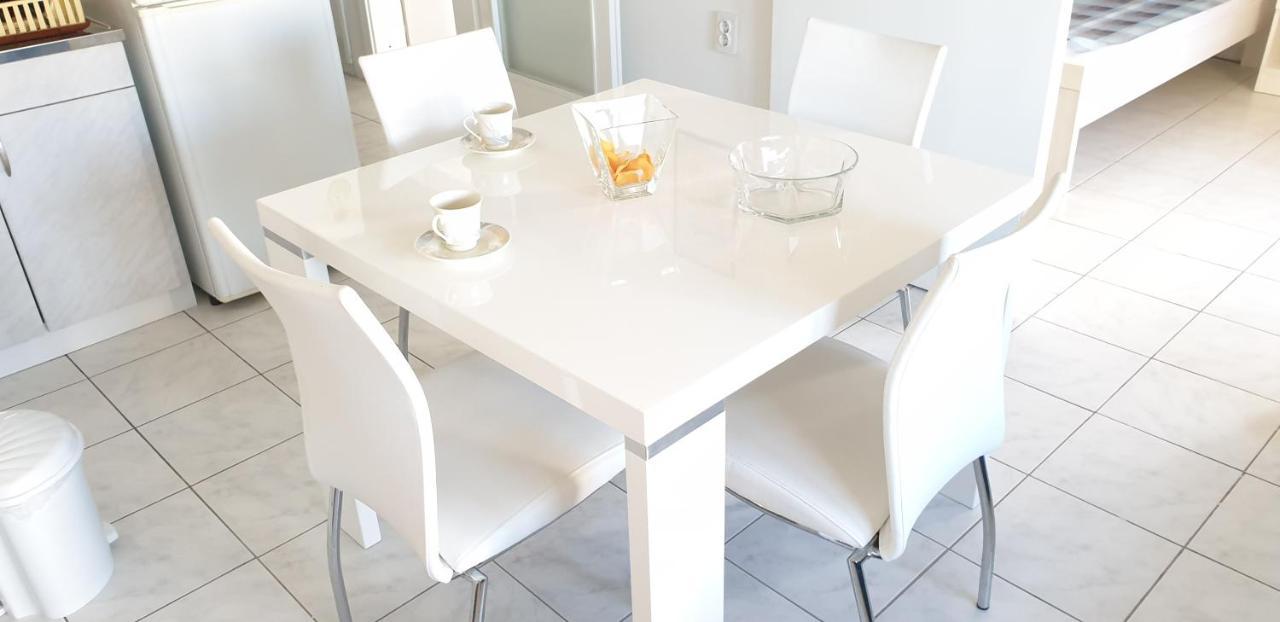 The White Apartment Ohrid Bagian luar foto