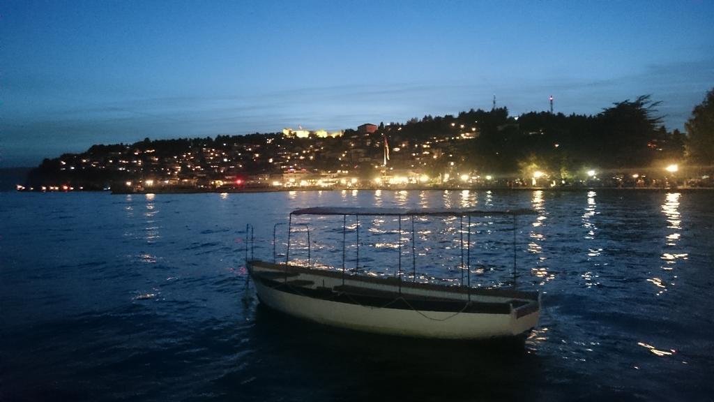 The White Apartment Ohrid Bagian luar foto